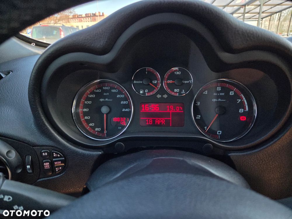 Alfa Romeo 147 1.6 Twin Spark Black Line - 6