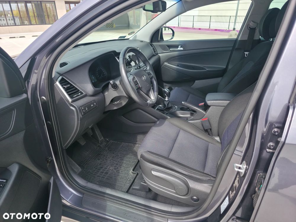 Hyundai Tucson 1.6 GDI BlueDrive Comfort 2WD - 24