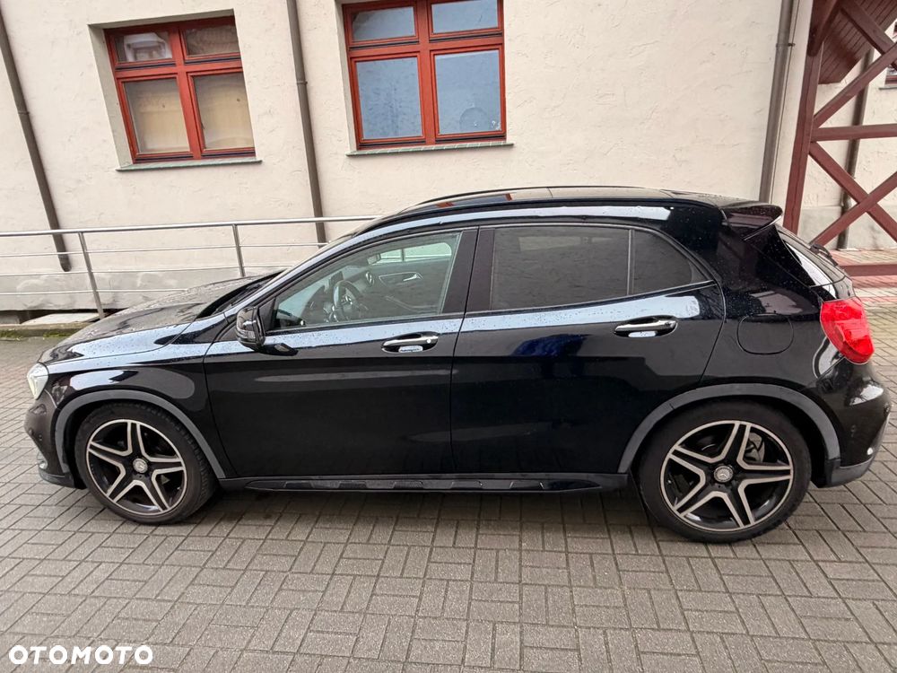 Mercedes-Benz GLA 200 (CDI) d 4Matic 7G-DCT AMG Line - 13