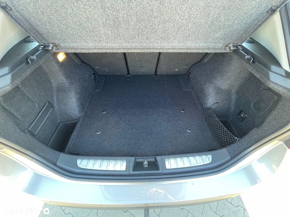 BMW X1 sDrive18d Sport Line - 22