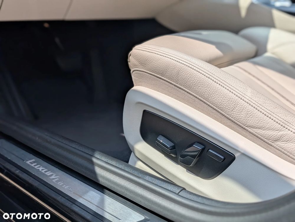 BMW Seria 5 520d Luxury Line - 8