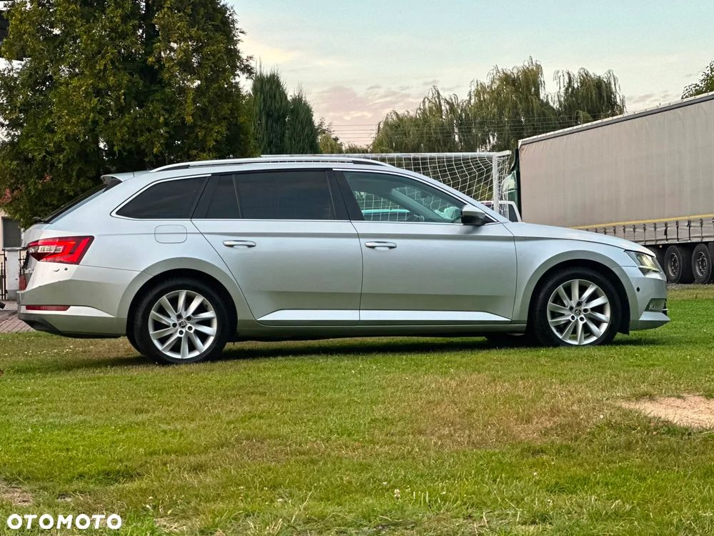 Skoda Superb 2.0 TDI Ambition DSG - 2