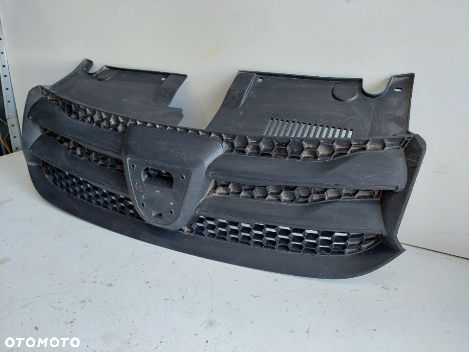 DACIA LOGAN grill atrapa - 3