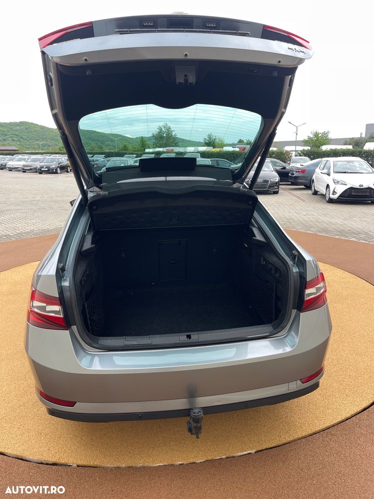 Skoda Superb 2.0 TDI 4X4 DSG Style - 24