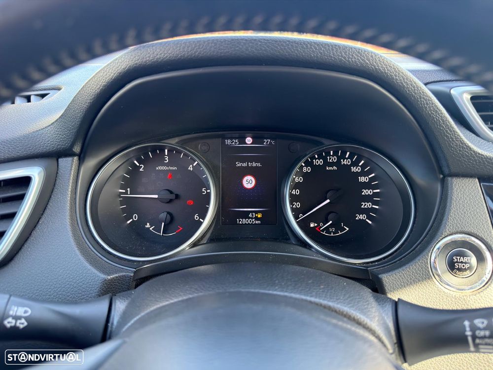 Nissan Qashqai 1.5 dCi N-Connecta J18+Led - 28