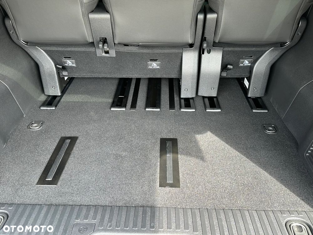 Peugeot Traveller 2.2 BlueHDi Long Business VIP EAT8 - 9