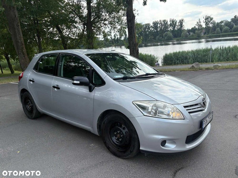 Toyota Auris - 1