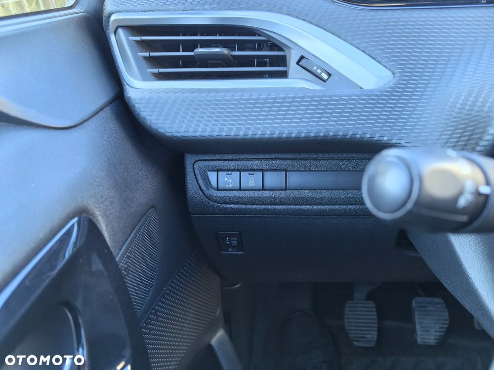Peugeot 208 82 PureTech Style - 19