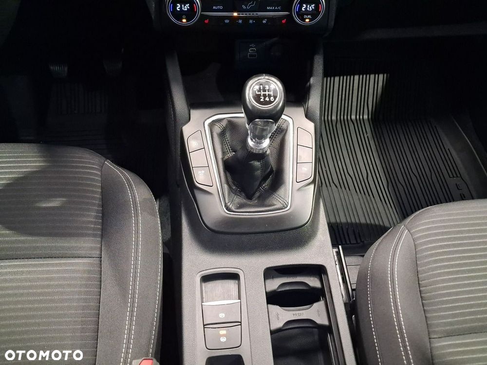 Ford Kuga 1.5 EcoBoost TITANIUM - 23