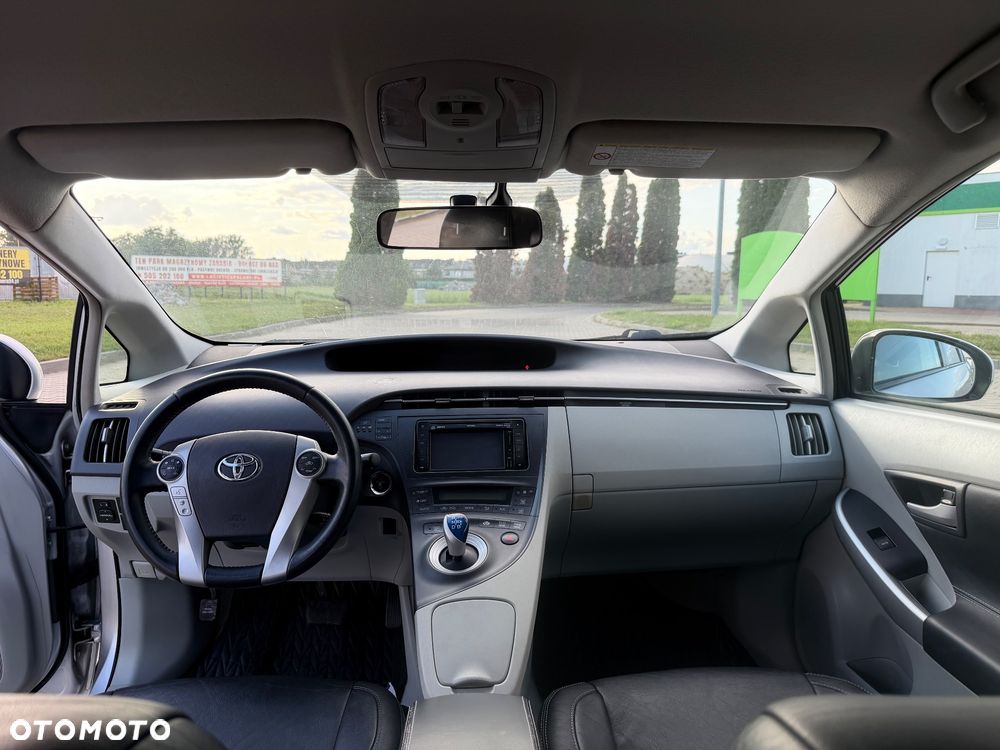 Toyota Prius 1.8 HSD Prestige - 14