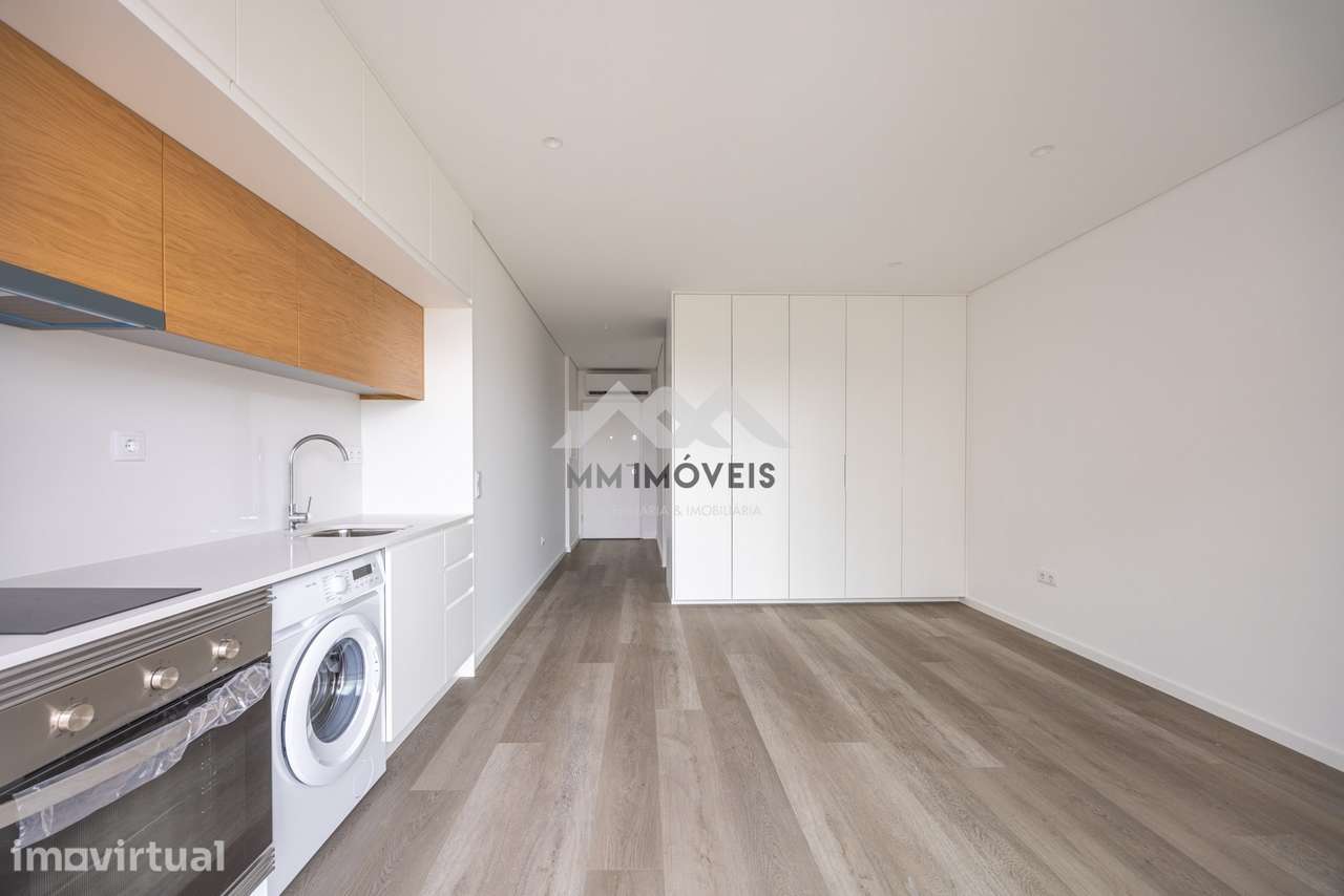 Apartamento T0 | Rio Tinto | Elevador | Varanda | Garagem | Pronto a E - Grande imagem: 3/18
