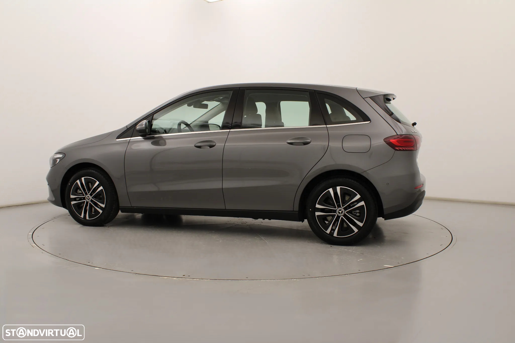 Mercedes-Benz B 250 e - 11