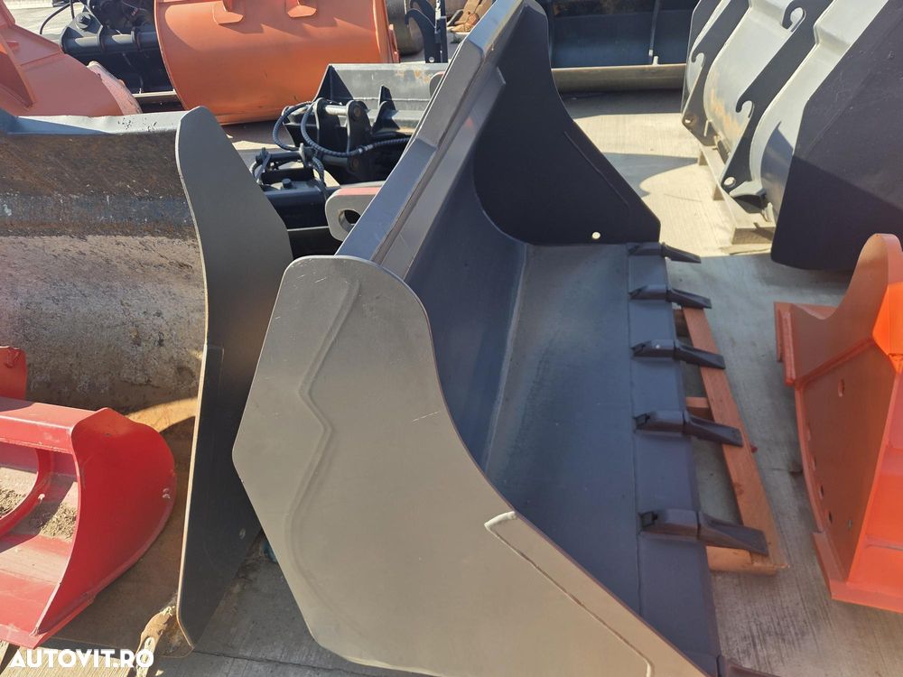 Hitachi ZW75-6, 2019, 2.745h, CUPA MULTIFUNCTIONALA 1mc, FURCI, CUPLA RAPIDA, ridica 2,4 tone la 3,2m, incarca 8x4 si  sem basculabila, Masa operationala 5tone, Anv 80% ok, motor 75CP, produs in Germania, posibilitate leasing 3 ani-PROMOTIE 29.900 EUR+Tva - 33