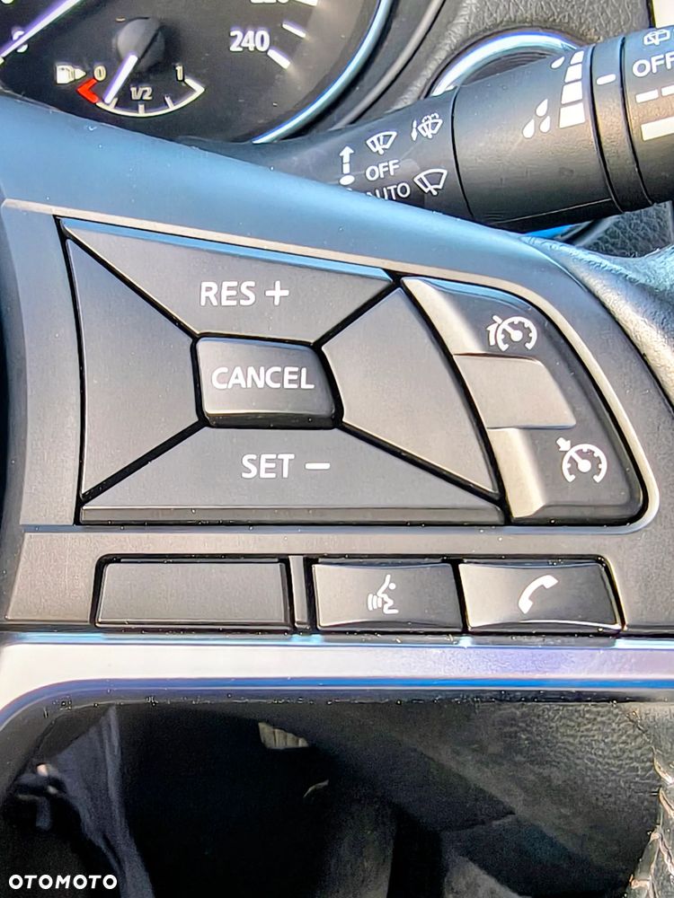 Nissan Qashqai 1.7 dCi 4x4 N-Connecta Xtronic - 6