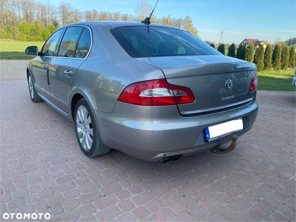 Skoda Superb 1.8 TSI FAMILY - 6