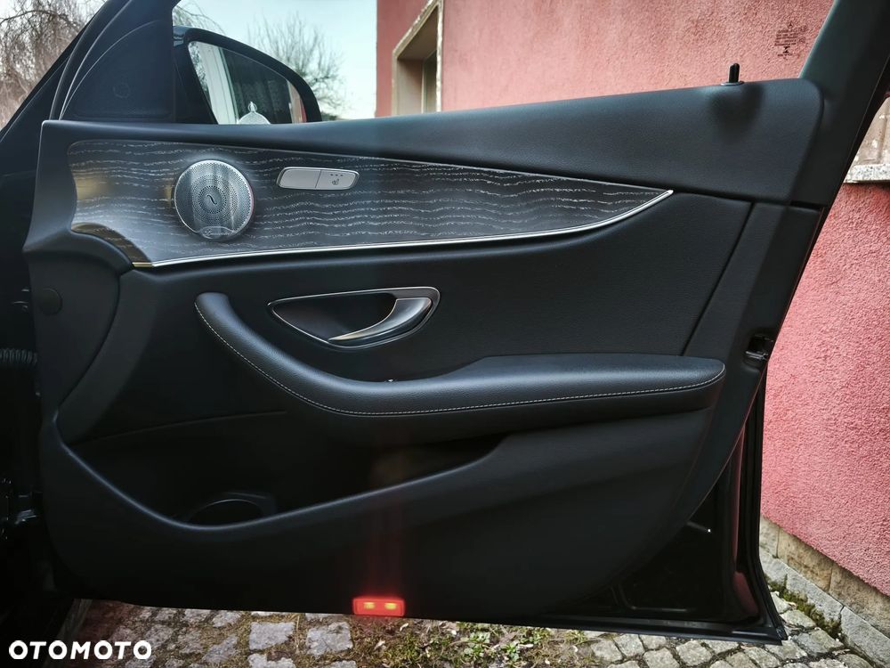 Mercedes-Benz Klasa E - 21