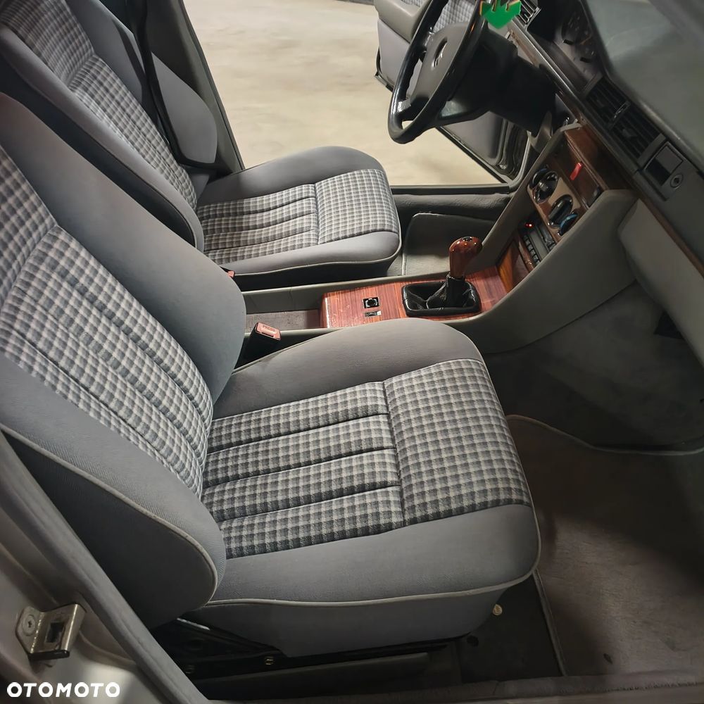 Mercedes-Benz W124 (1984-1993) - 18