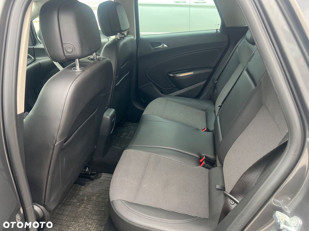 Opel Astra 1.4 T Enjoy S&S - 26