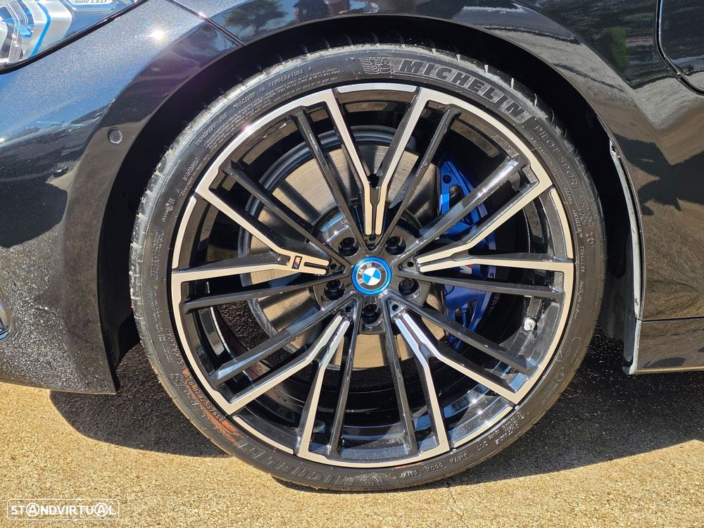 BMW 320 e Pack Desportivo M Auto - 11