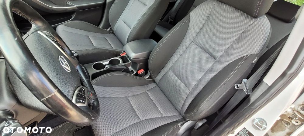 Hyundai i30 blue 1.6 GDI Passion - 17