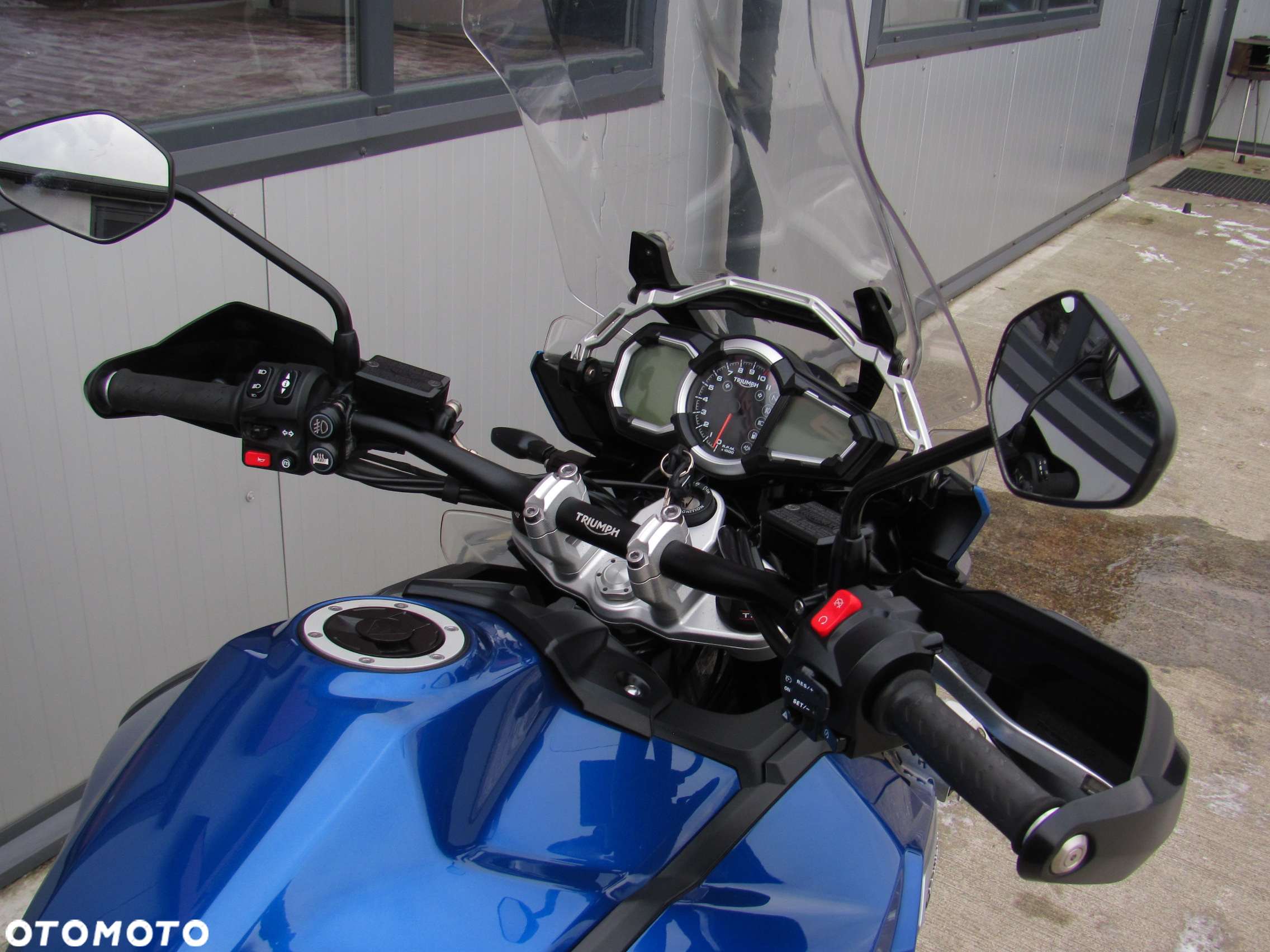 Triumph Tiger - 32