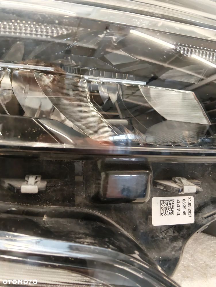 Renault Clio V FULL LED PRZÓD STRONA PRAWA DŁUGI LED CIEMNY ŚRODEK - 3