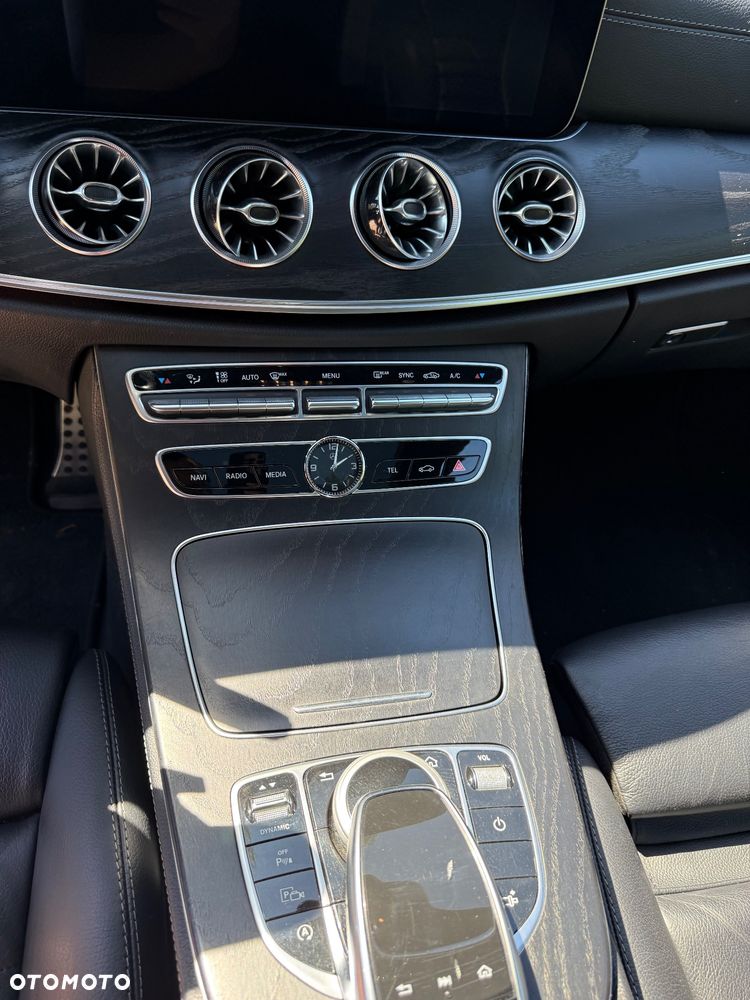 Mercedes-Benz Klasa E 220 d 4-Matic 9G-TRONIC - 12