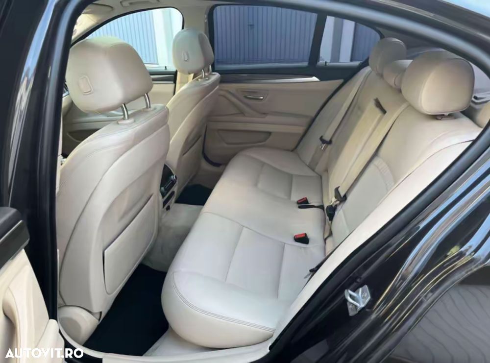 BMW Seria 5 530d Aut. Modern Line - 7