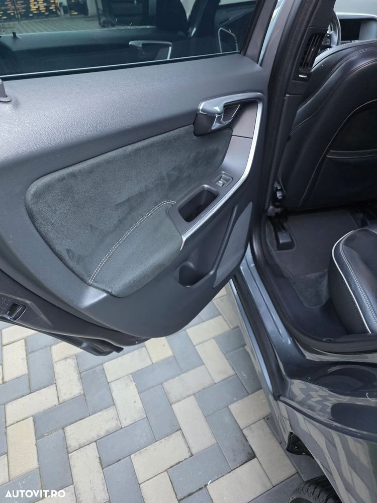 Volvo XC 60 D5AWD R-Design - 15