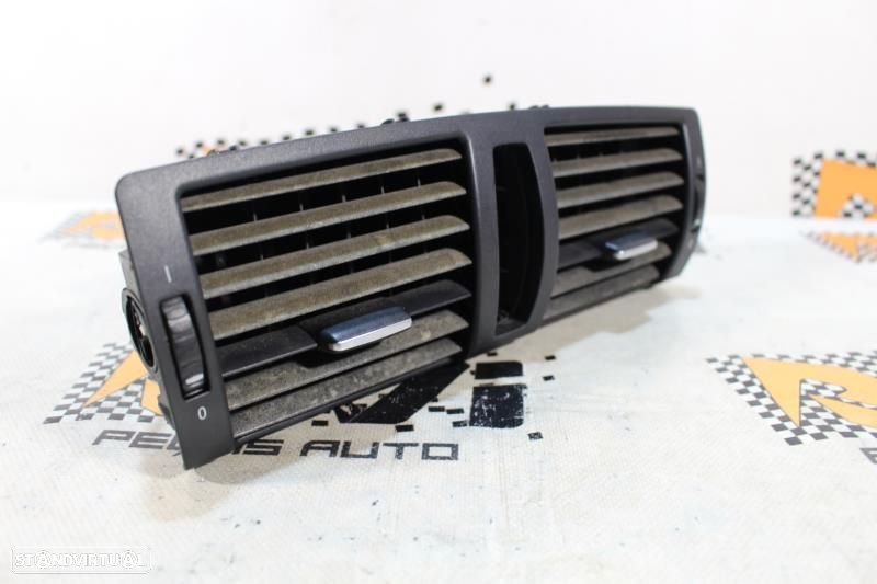 Arejador / Difusor De Ar Bmw 1 (E87)  7059189  / Arejador Central / E8 - 2
