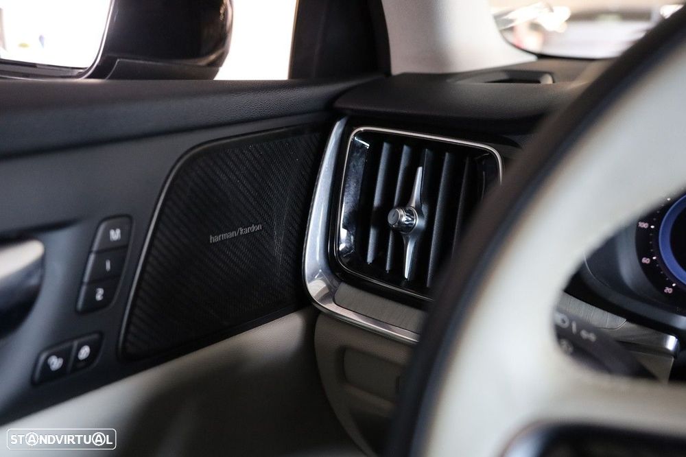 Volvo V60 2.0 T6 AWD TE Plus Bright - 23