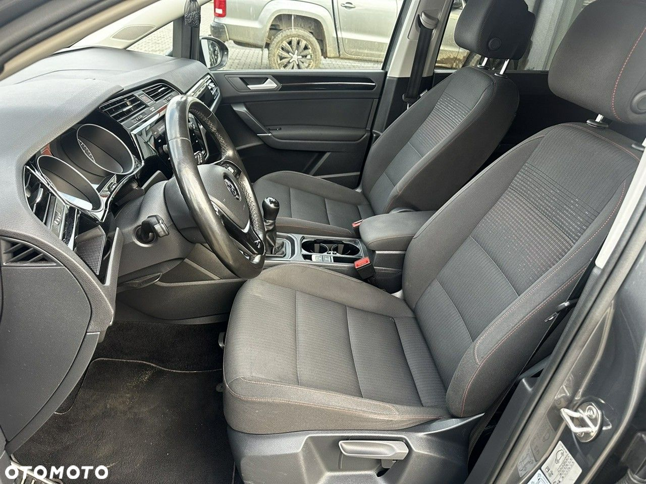 Volkswagen Touran 2.0 TDI SCR Comfortline - 22