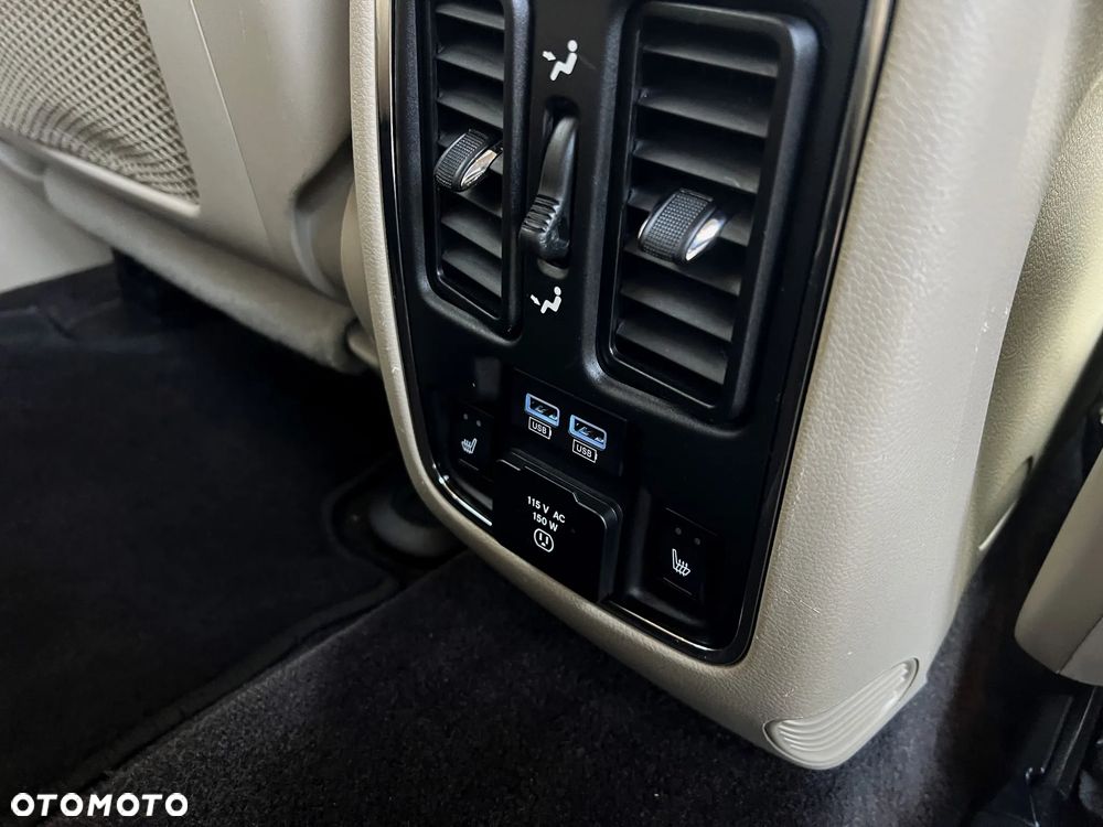 Jeep Grand Cherokee - 18