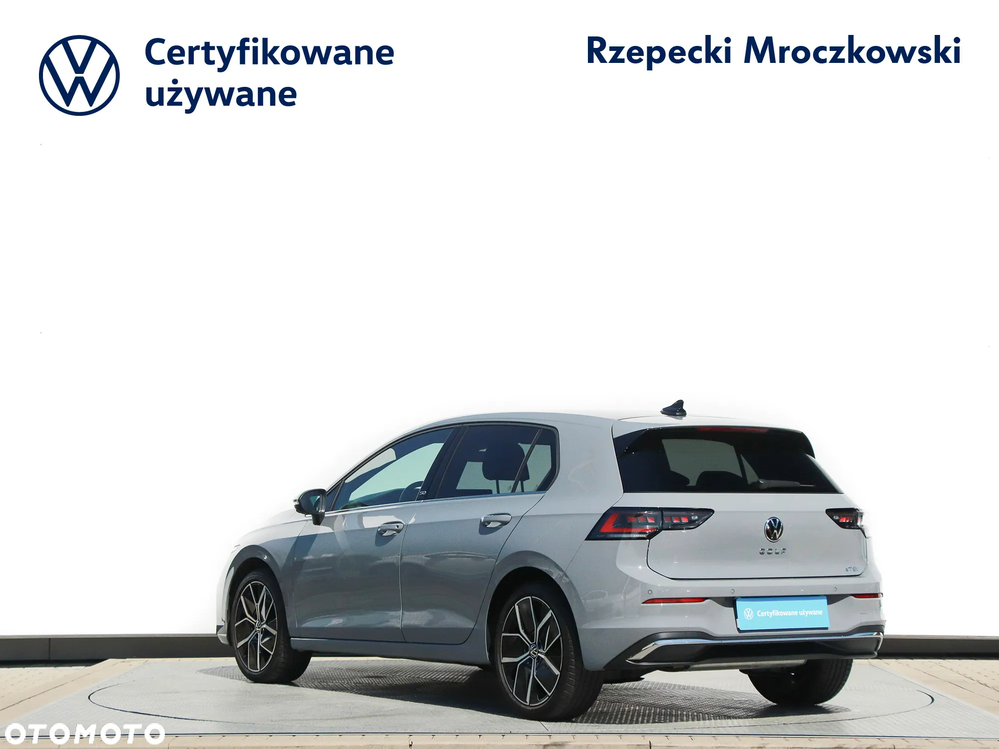 Volkswagen Golf - 8