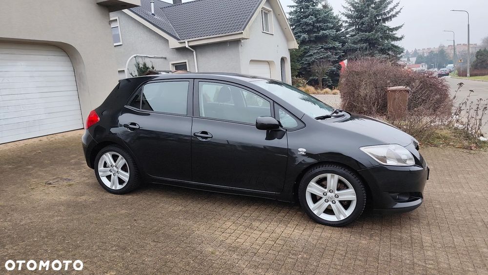 Toyota Auris 2.2 D-4D D-CAT - 28