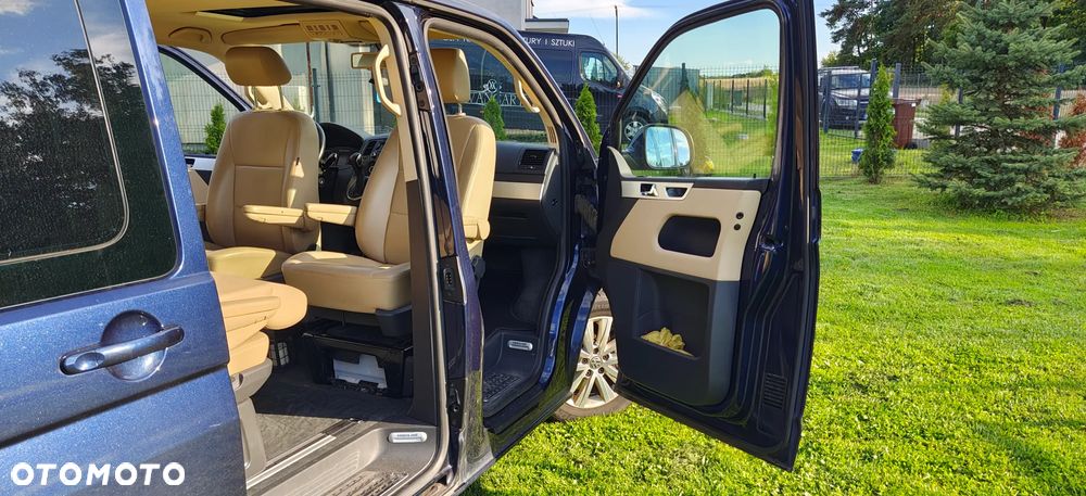 Volkswagen Multivan - 24