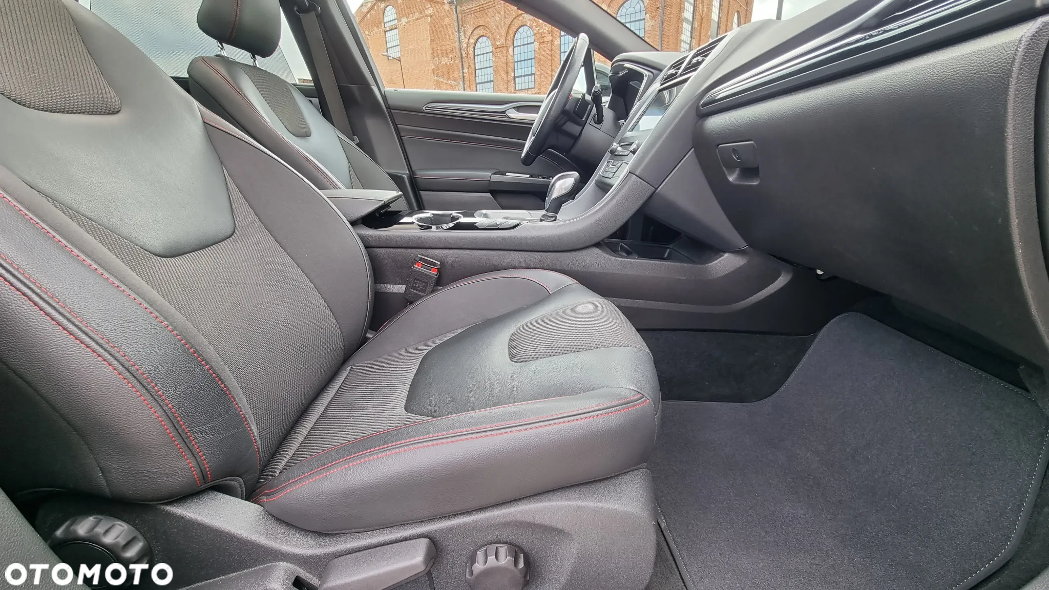 Ford Mondeo 2.0 EcoBoost ST-Line - 23