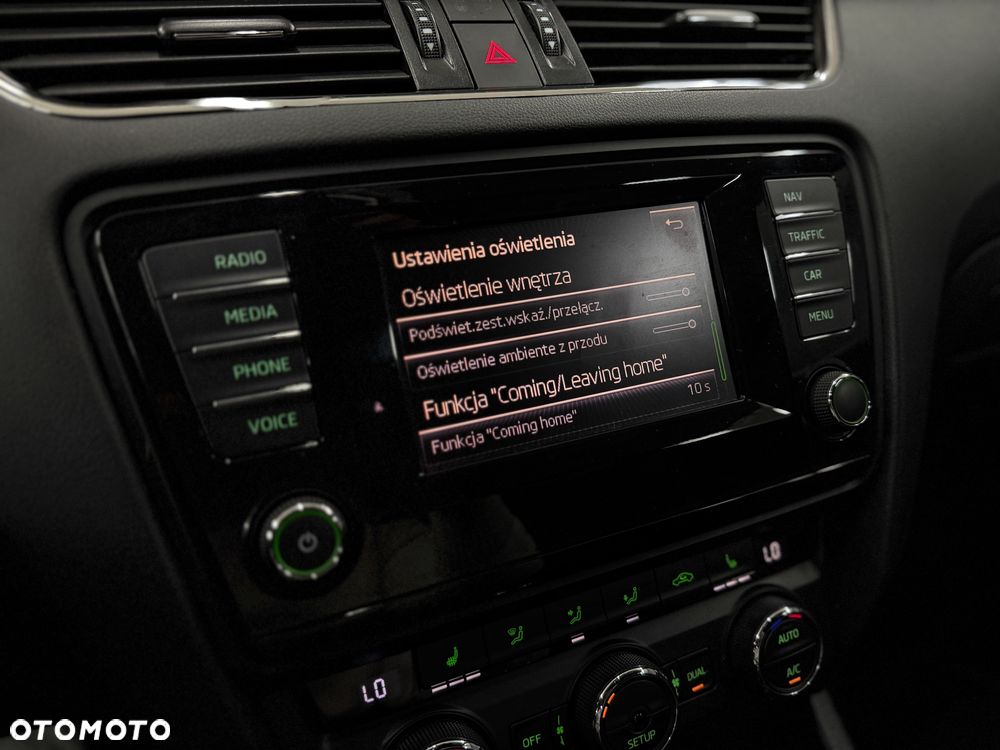 Skoda Octavia 2.0 TDI DSG RS - 20