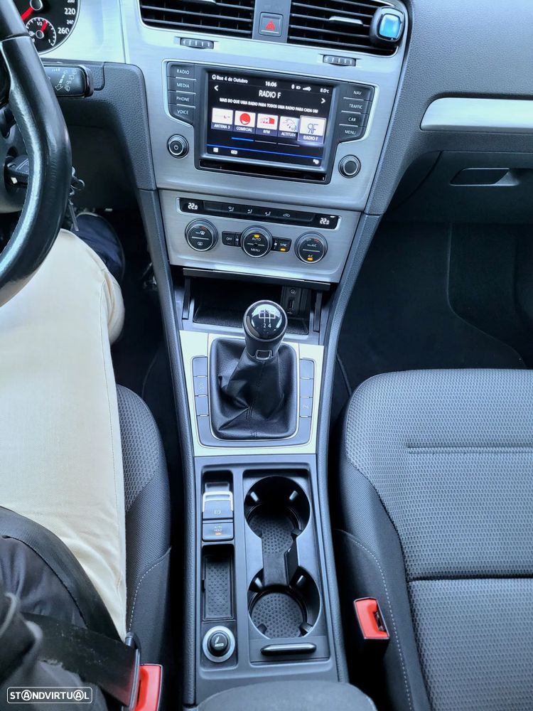 VW Golf 1.6 TDi BlueMotion Confortline - 14