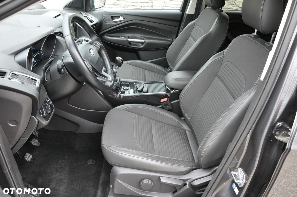 Ford Kuga 1.5 EcoBoost 2x4 Titanium - 9