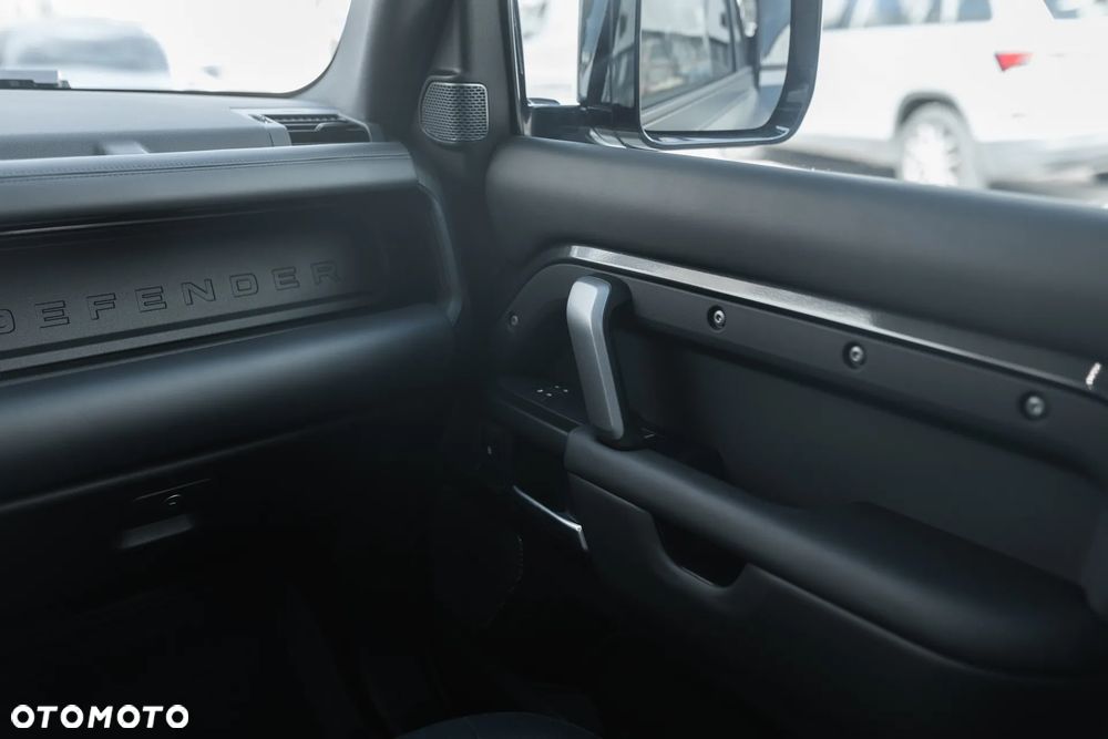 Land Rover Defender 5.0 P525 V8 - 26