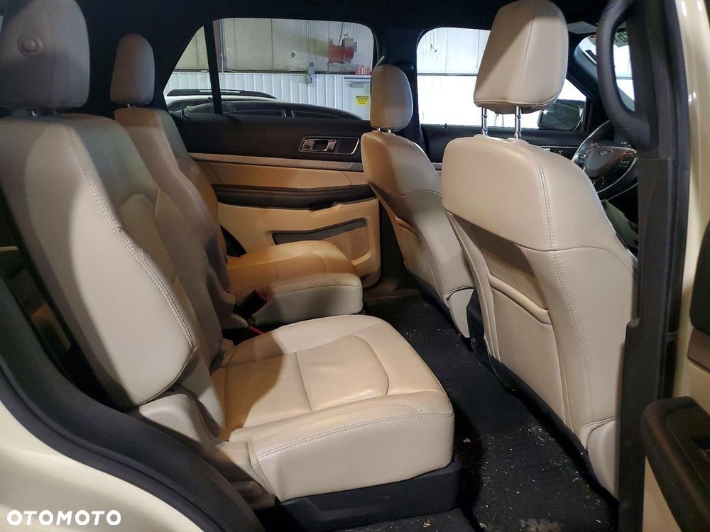 Ford Explorer - 8