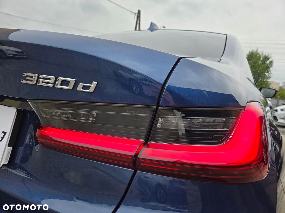 BMW Seria 3 320d Sport Line - 38