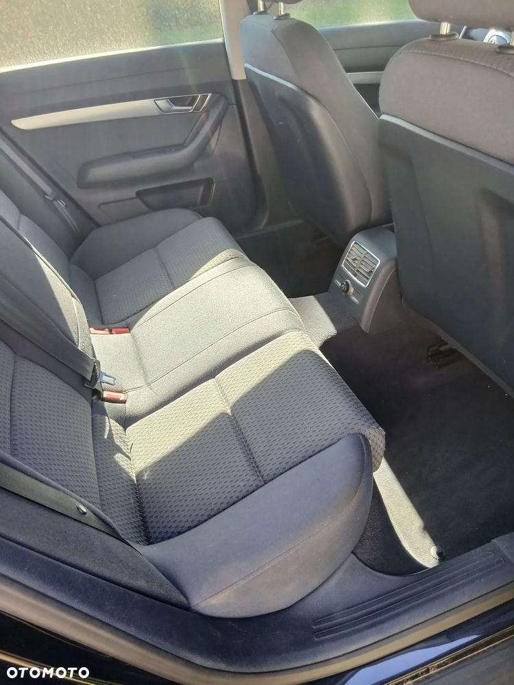 Audi A6 Limousine 2.4 - 7