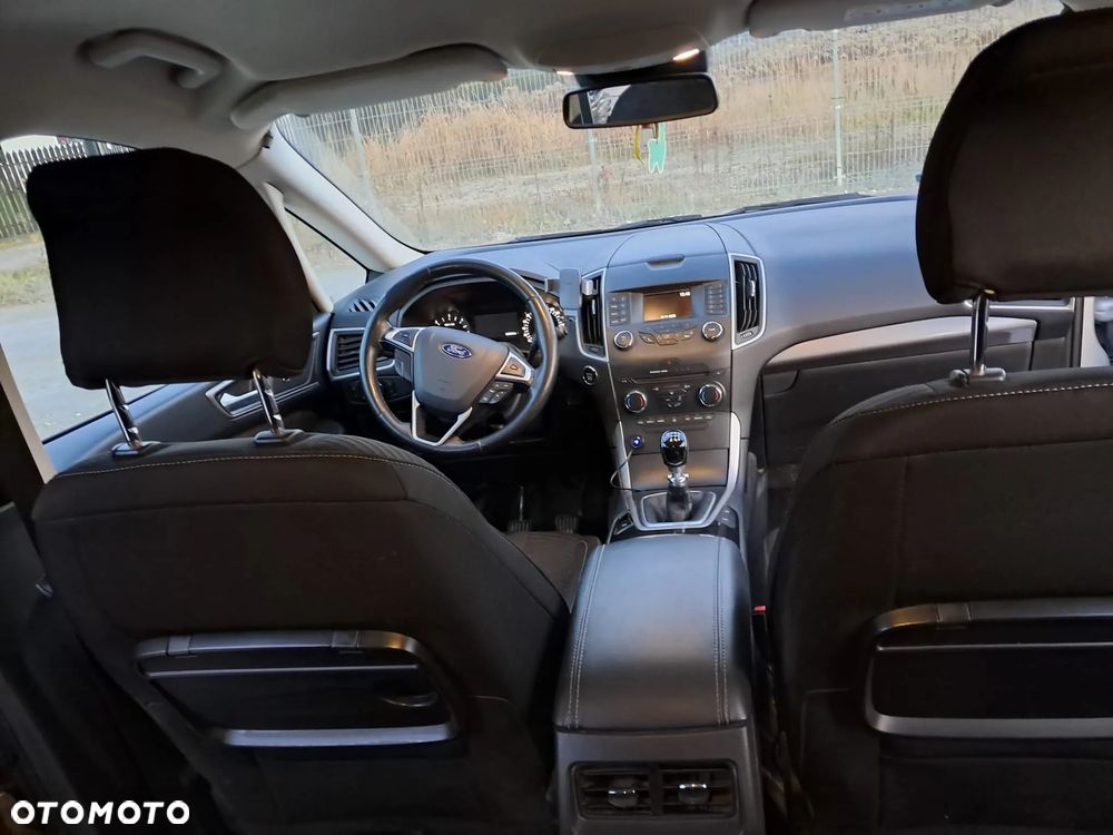 Ford S-Max - 12