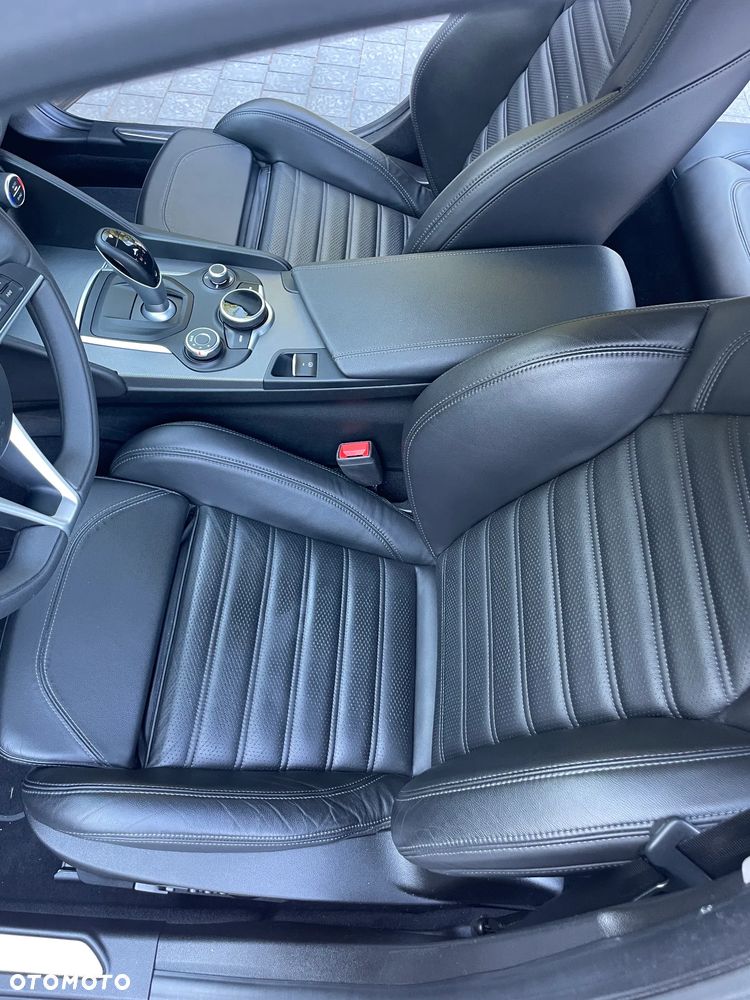 Alfa Romeo Giulia 2.0 Turbo Veloce Q4 - 10