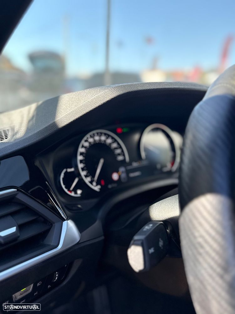BMW 318 d Aut. M Sport - 28