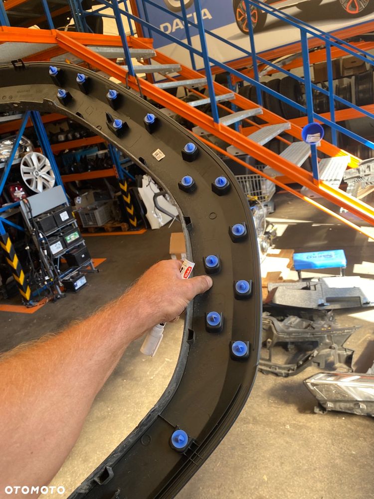 DACIA DASTER DUSTER 3 III NAKŁADKA NA BŁOTNIK LISTWA BŁOTNIKA PRAWA PRZEDNIA PRAWY PRZÓD POSZERZENIE  638123372R Wwa - 10