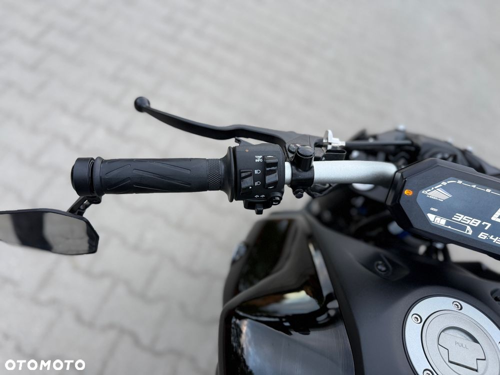 Yamaha MT - 27