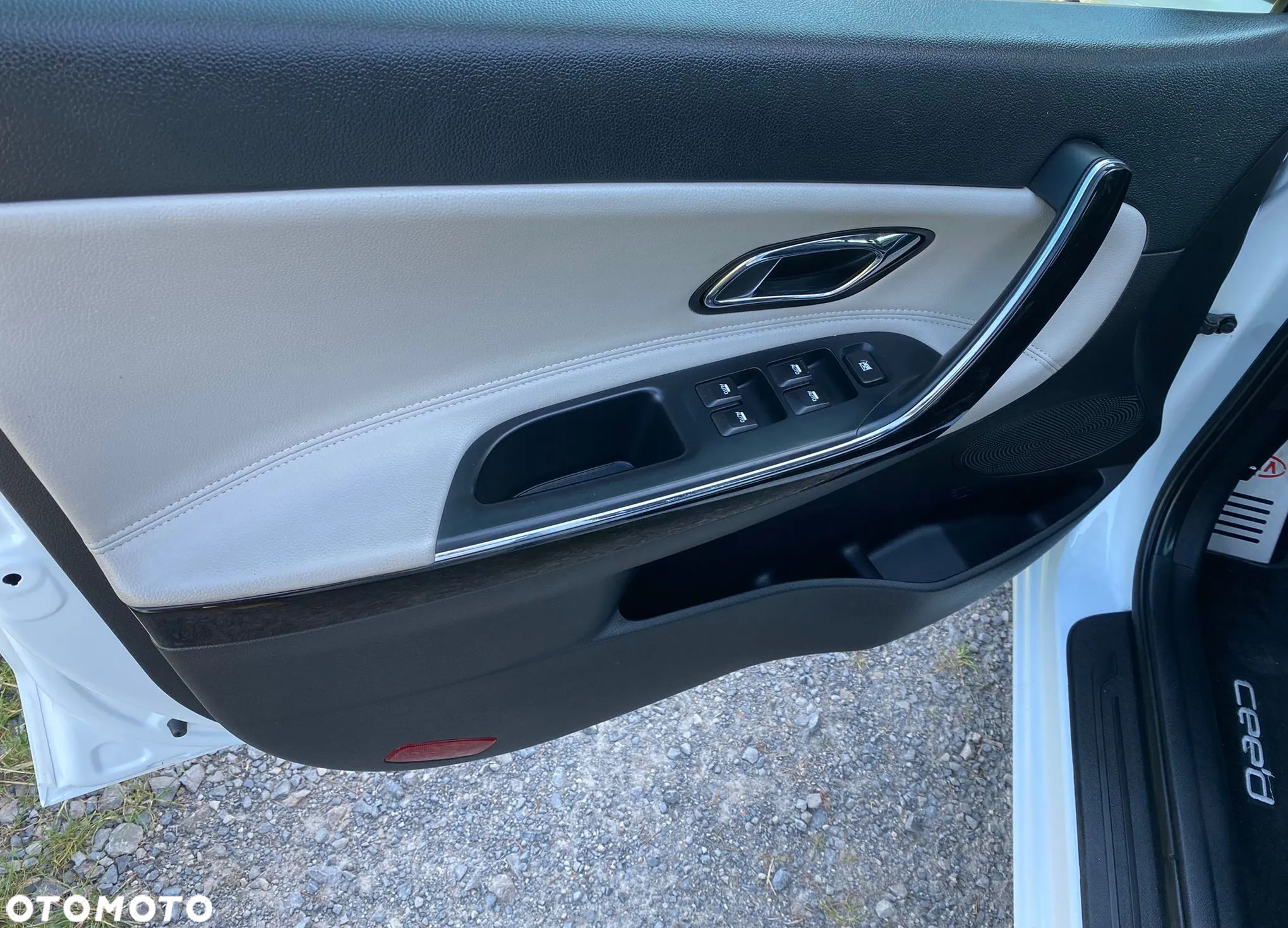 Kia Ceed 1.6 CRDi 128 Platinum Edition - 24